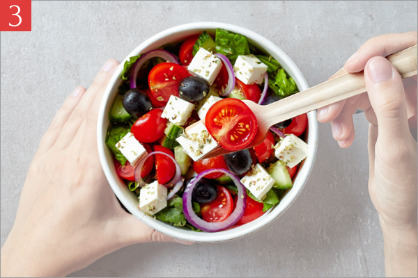 ニキビと食べ物の関係とは？内側から見直す食事習慣